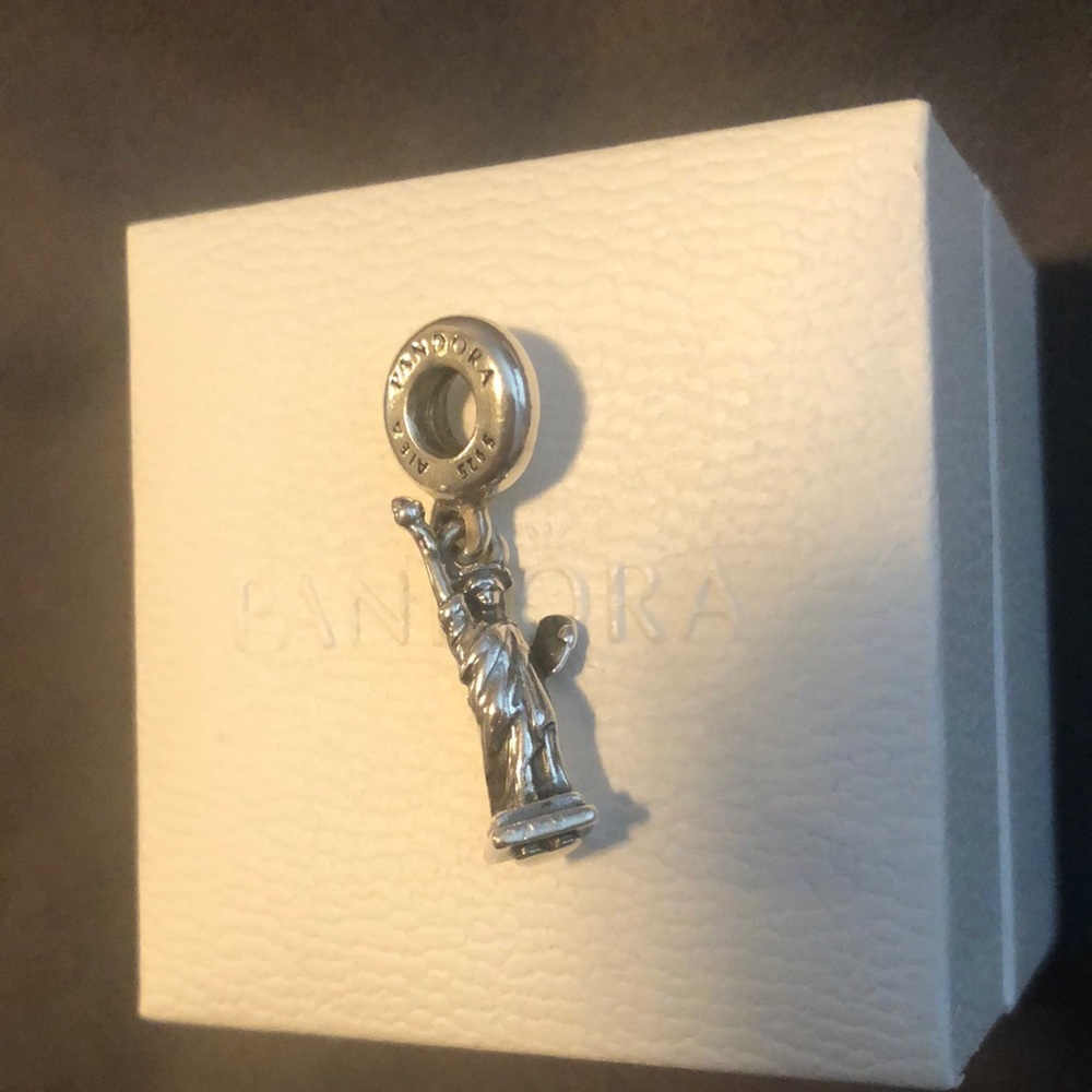 New York Pandora charm